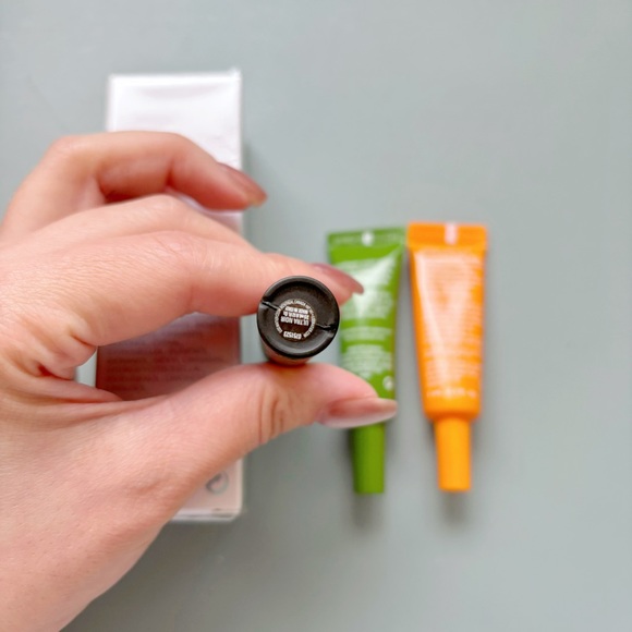 Lise Watier Bundle - Picture 3 of 7